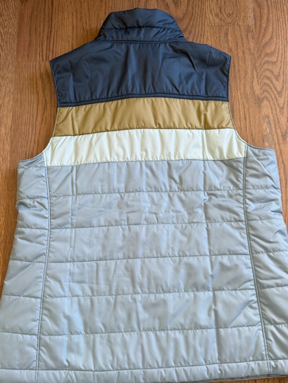 Like New LL Bean Mountain Classic Puffer Vest - Colorblock - Picture 4 of 4